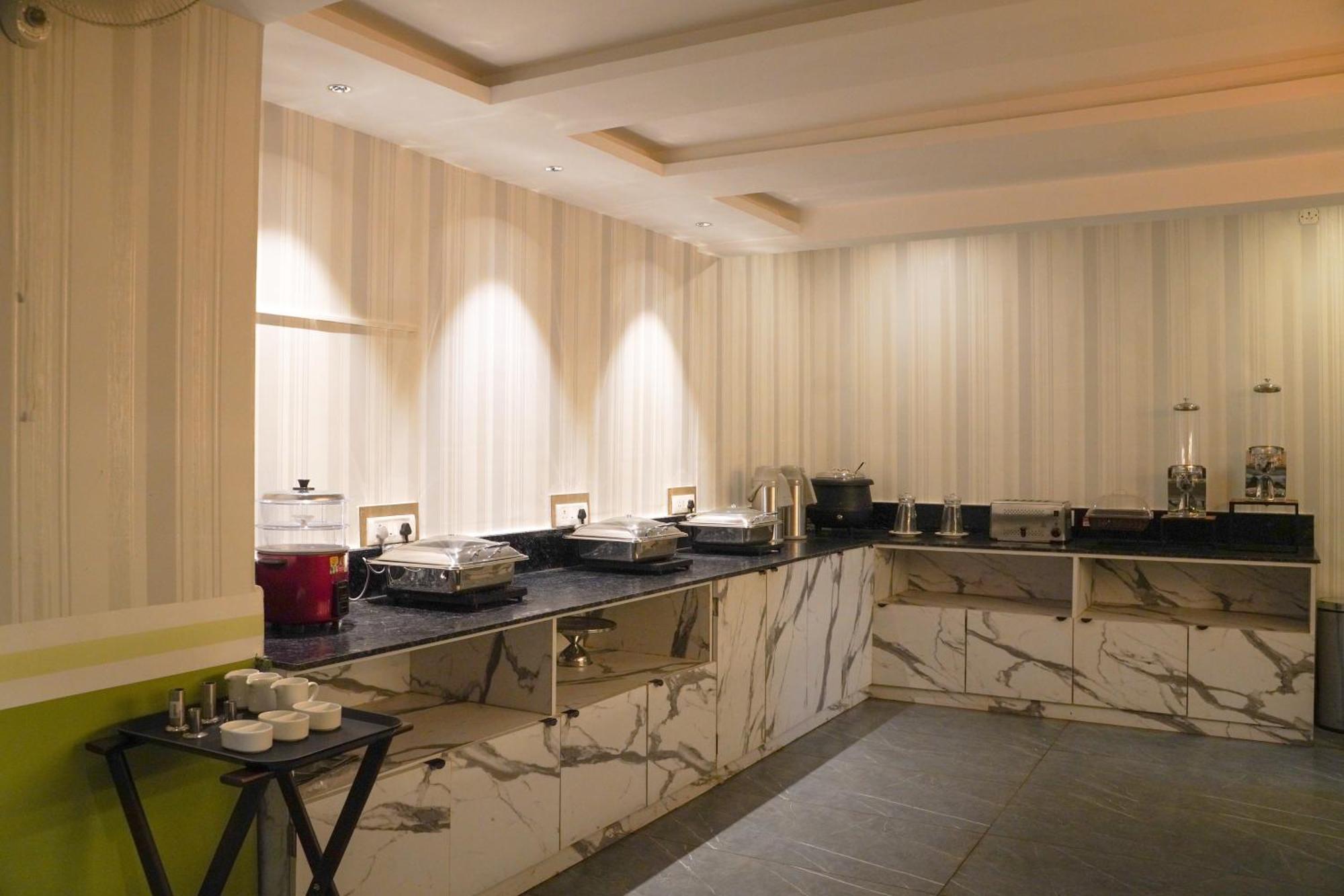 Ariena By Spree Hotels Goa 모르짐 외부 사진