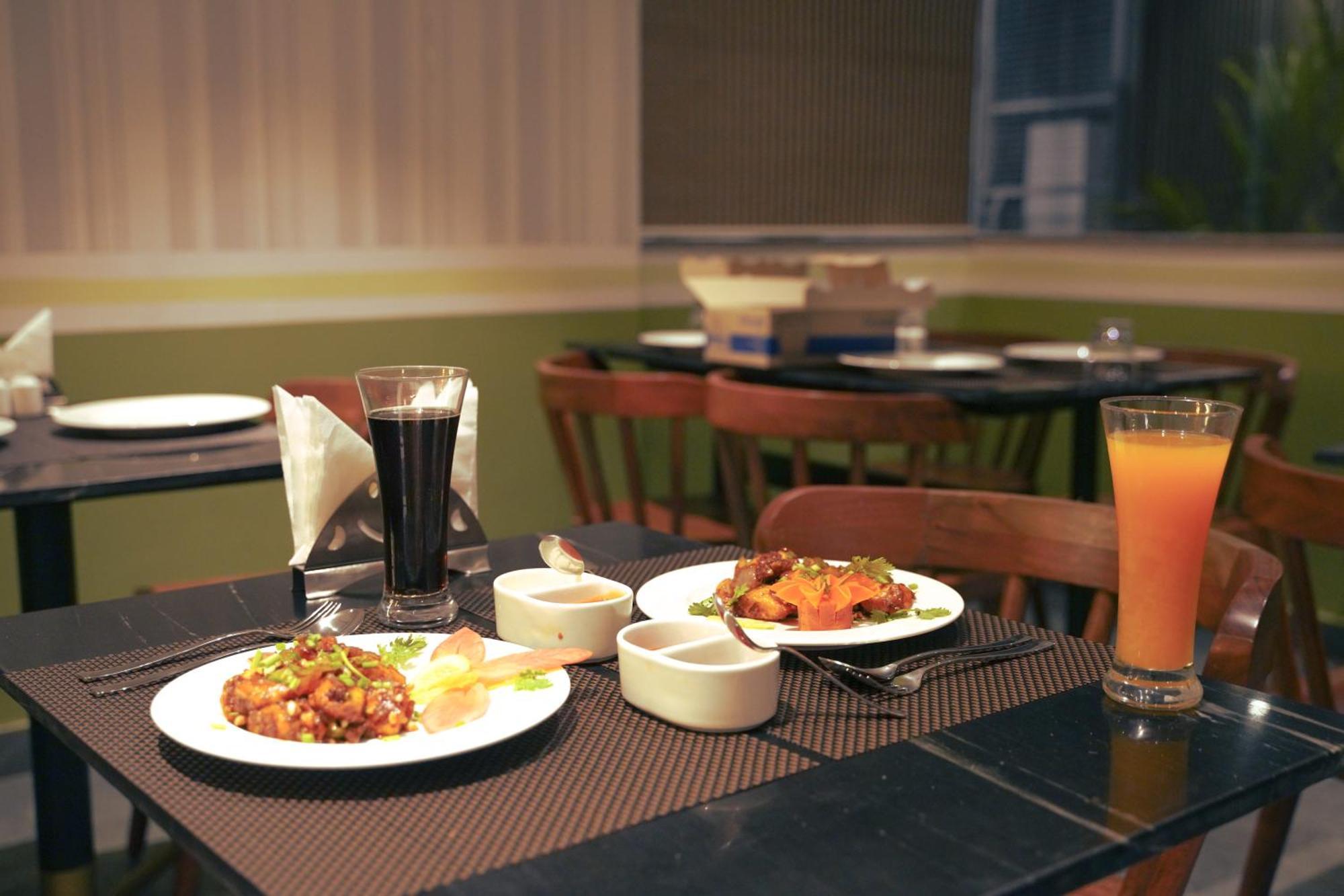Ariena By Spree Hotels Goa 모르짐 외부 사진